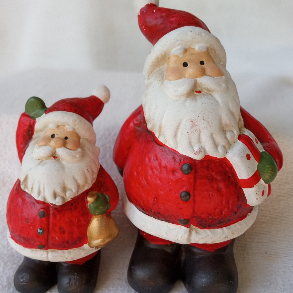 2 SANTA CLAUS FIGURINES (Larger 6"x3.75" and Smaller 4.5"x2.5") CERAMIC VINTAGE